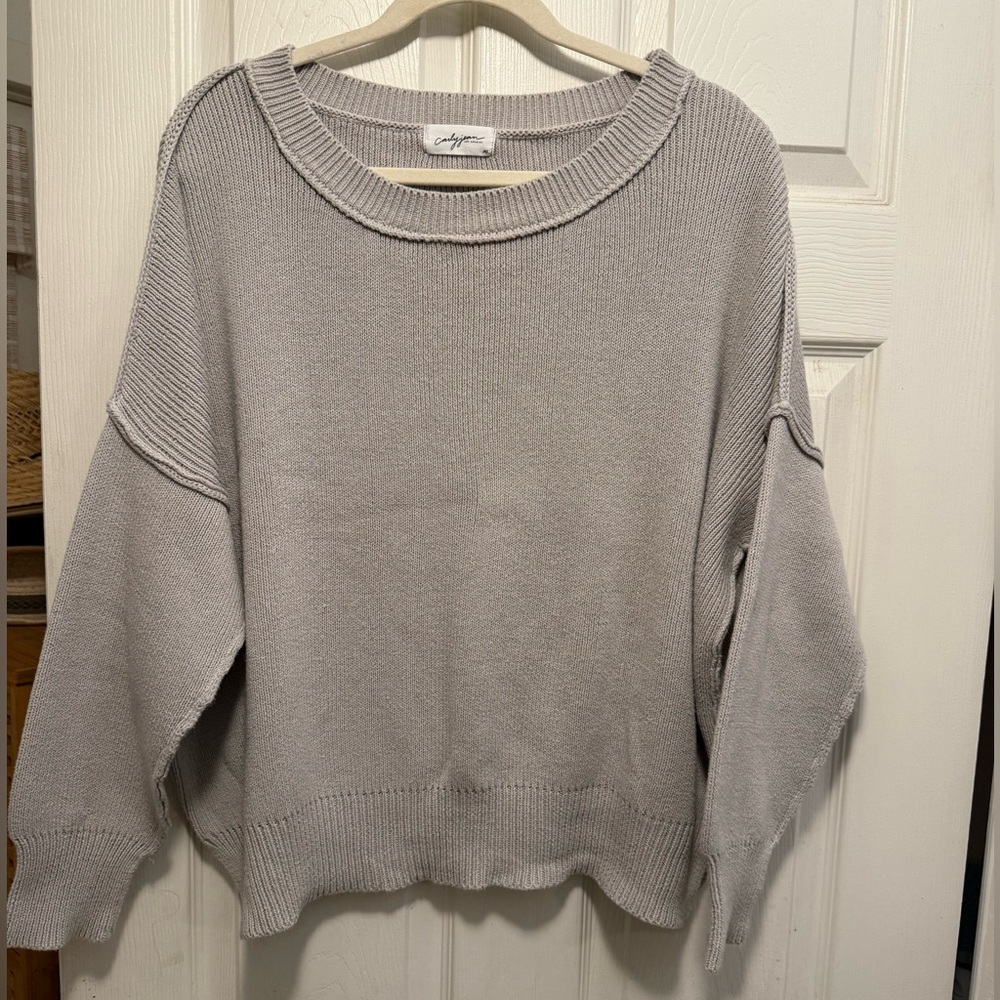 CARLY JEAN Los Angeles, Cynthia sweater light gray. Size M/L.